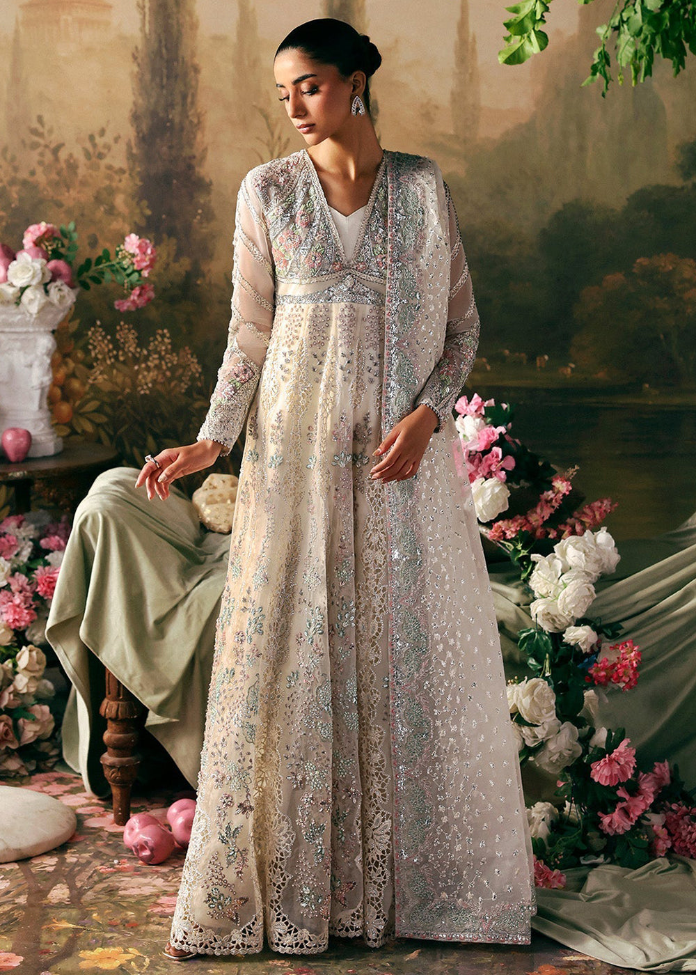 Buy Now La Fuchsia Luxury Formals '26 by Afrozeh | Queen Online in US, UK, Canada, France, Italy, Germany, Greece, UAE, Switzerland & Worldwide at Empress.