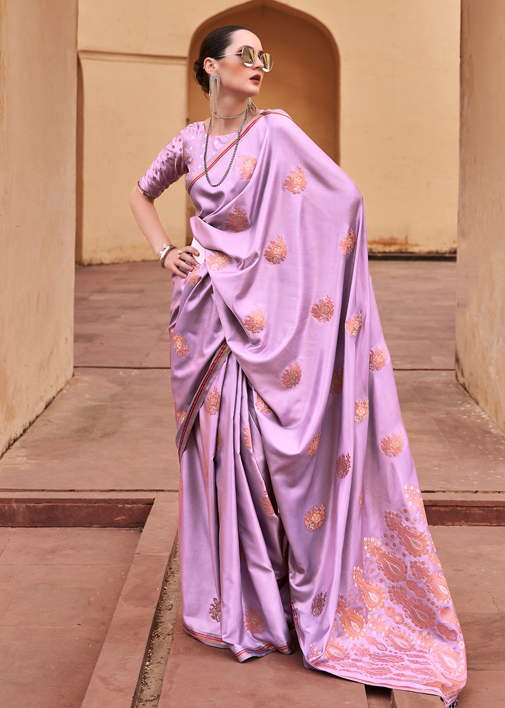 Kalki koechlin handloom traditional wear banarasi designer saree with blouse