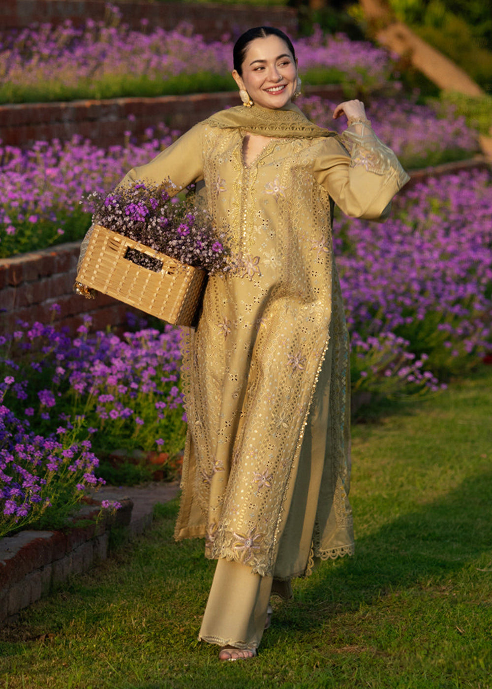 Buy Now Luxury Eid Collection '26 by Rang Rasiya | Raha Online in US, UK, Canada, France, Greece, Germany, Ireland, Sweden, Denmark, UAE & Worldwide at Empress.