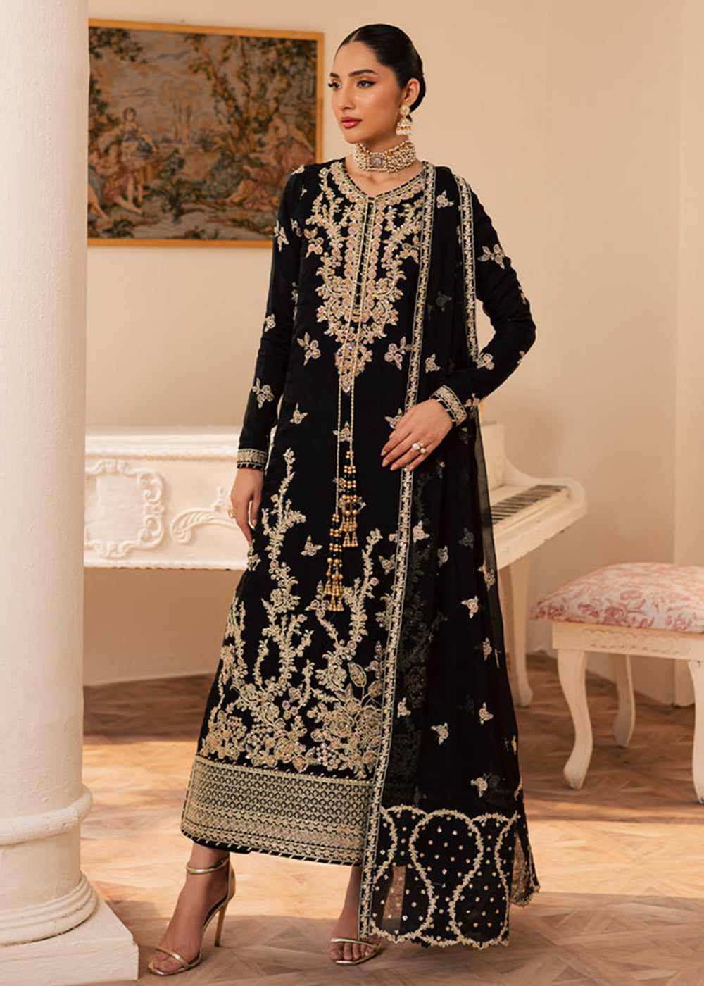 Buy Now Suave Luxury Formals '25 by Emaan Adeel | SVARA Online in US, UK, Canada, Germany, Italy, Austria, France, Denmark, UAE & Worldwide at Empress Clothing.