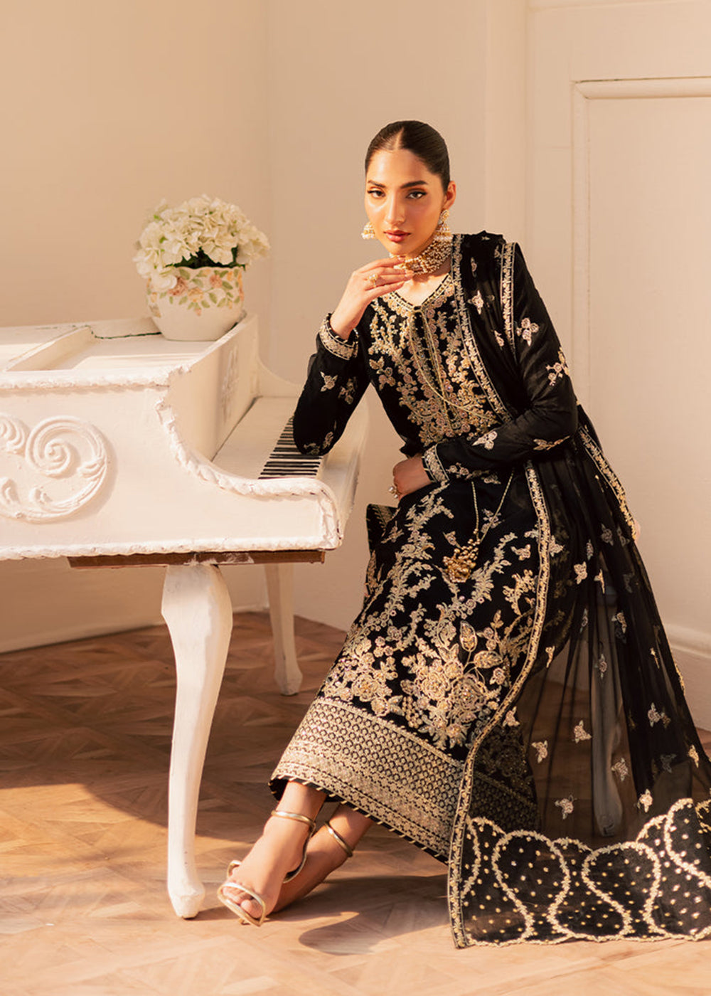Buy Now Suave Luxury Formals '25 by Emaan Adeel | SVARA Online in US, UK, Canada, Germany, Italy, Austria, France, Denmark, UAE & Worldwide at Empress Clothing.