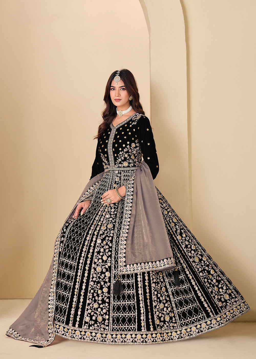 Buy Now Velvet Black Embroidered Wedding Party Anarkali Gown Online in US, UK, Canada, France, Italy, Sweden, Ireland, Denmark, Qatar & Worldwide at Empress.