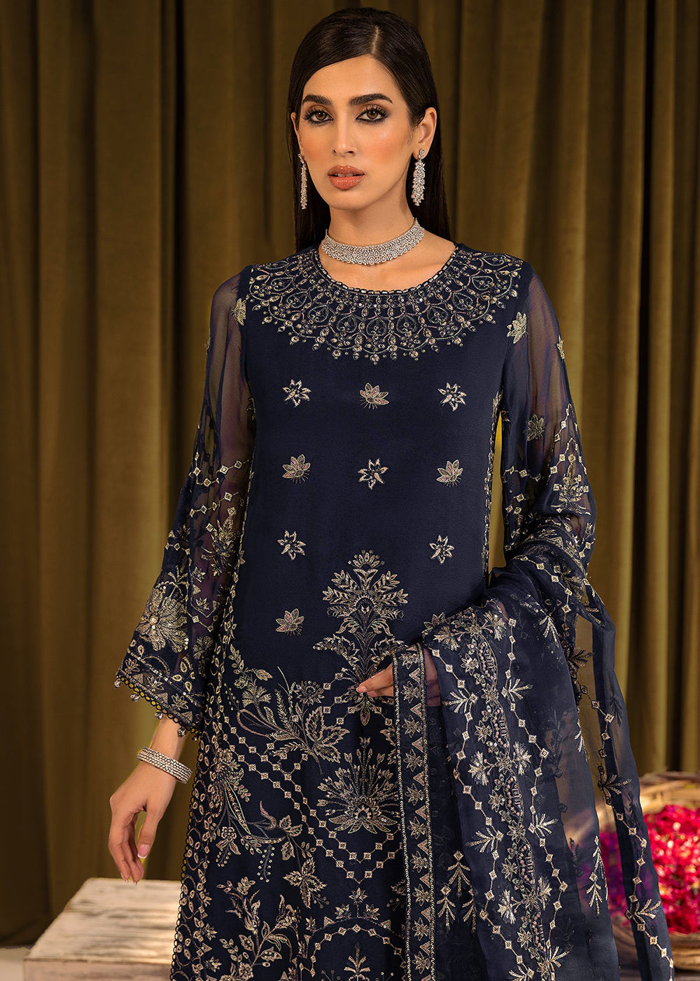 Mehfil E Uroos Luxury Formals 23 by Alizeh | V16D08 - Daim