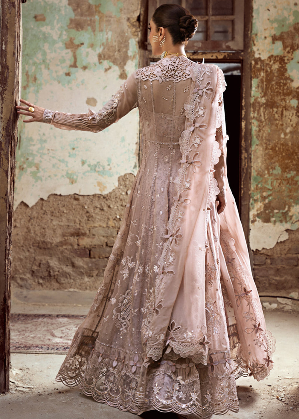 Buy Now Chiffons Luxury Formals '25 by Qalamkar | WC-01 AISLA Online in USA, UK, Canada, Germany, Italy, Austria, France, UAE & Worldwide at Empress Clothing.