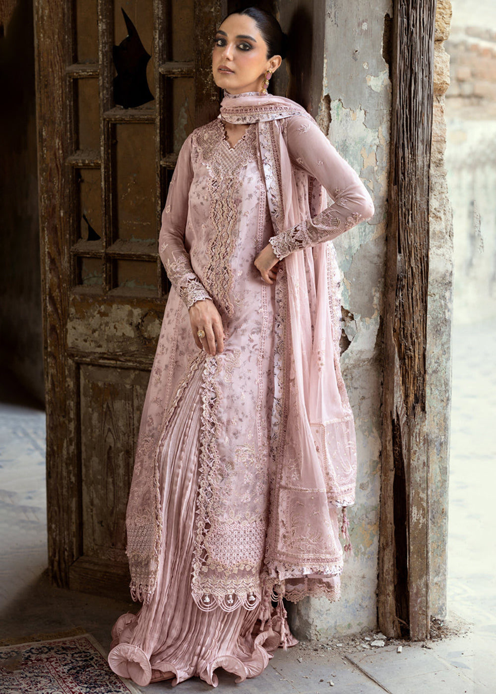 Buy Now Chiffons Luxury Formals '25 by Qalamkar | WC-05 RIONA Online in USA, UK, Canada, Germany, Italy, Austria, France, UAE & Worldwide at Empress Clothing.