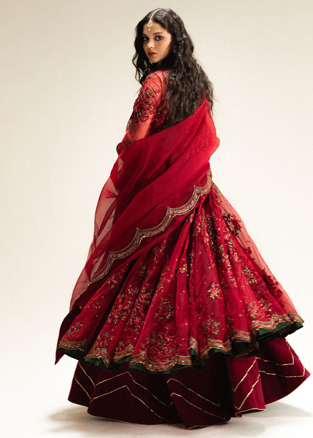 Buy Now Wedding Luxury Formals '25 by Zara Shahjahan | Suroor Online in USA, UK, Canada, Greece, Germany, Ireland, Italy, UAE, Qatar & Worldwide at Empress.