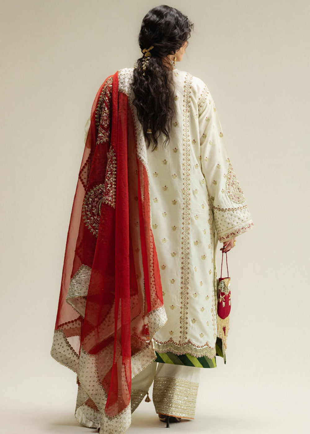 Buy Now Wedding Luxury Formals '25 by Zara Shahjahan | Soz Online in USA, UK, Canada, Greece, Germany, Ireland, Italy, UAE, Qatar & Worldwide at Empress.