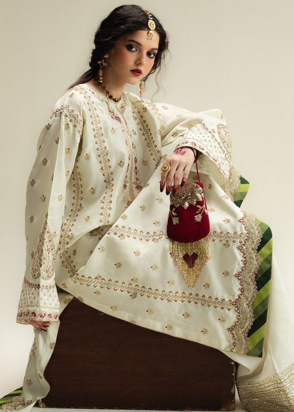 Buy Now Wedding Luxury Formals '25 by Zara Shahjahan | Soz Online in USA, UK, Canada, Greece, Germany, Ireland, Italy, UAE, Qatar & Worldwide at Empress.