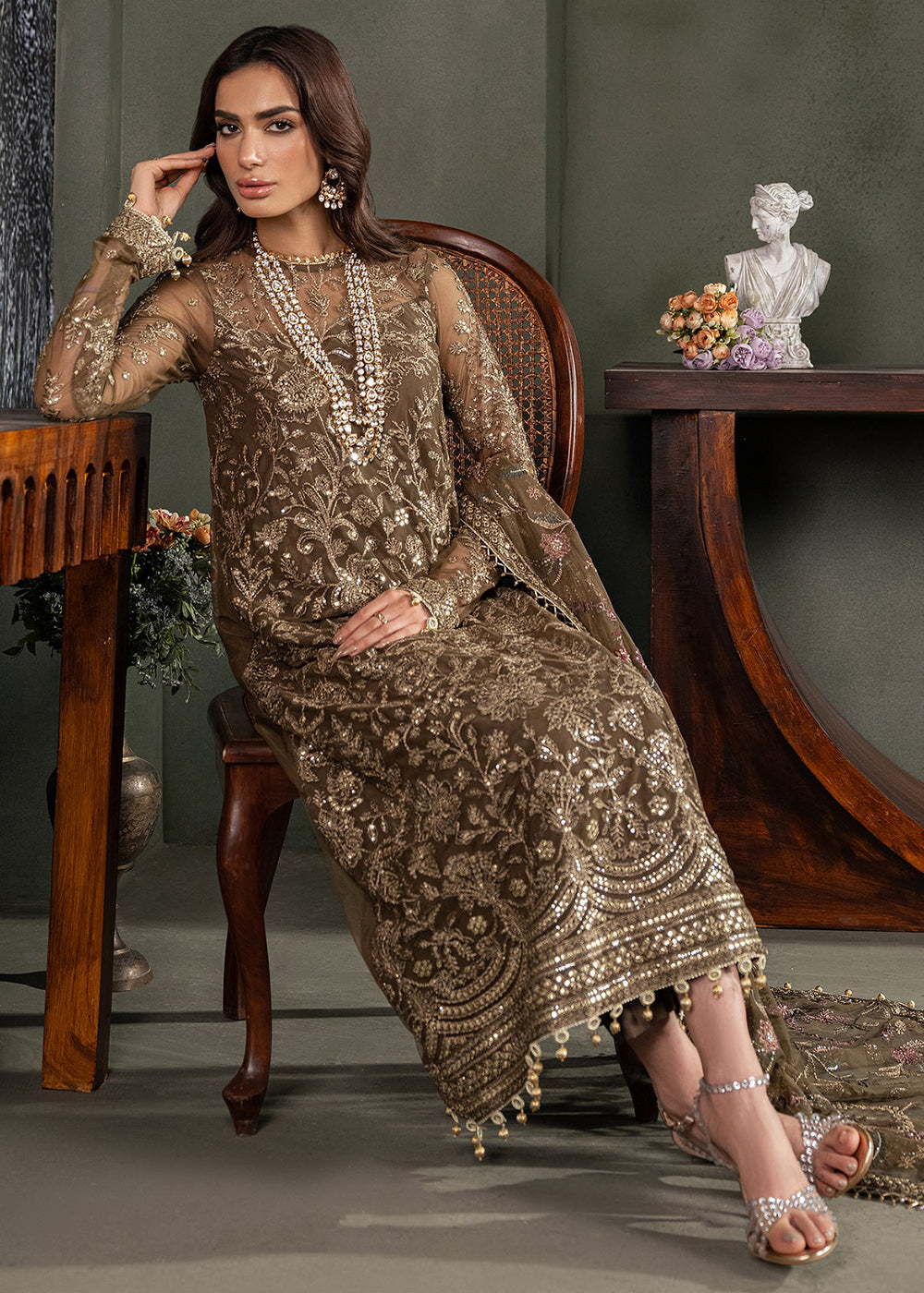 Buy Now Heritage Luxury Formals '24 by Zarif | ZHF 06 ZHALAY Online at Empress in USA, UK, Canada, Germany, Italy, Dubai & Worldwide at Empress Clothing.