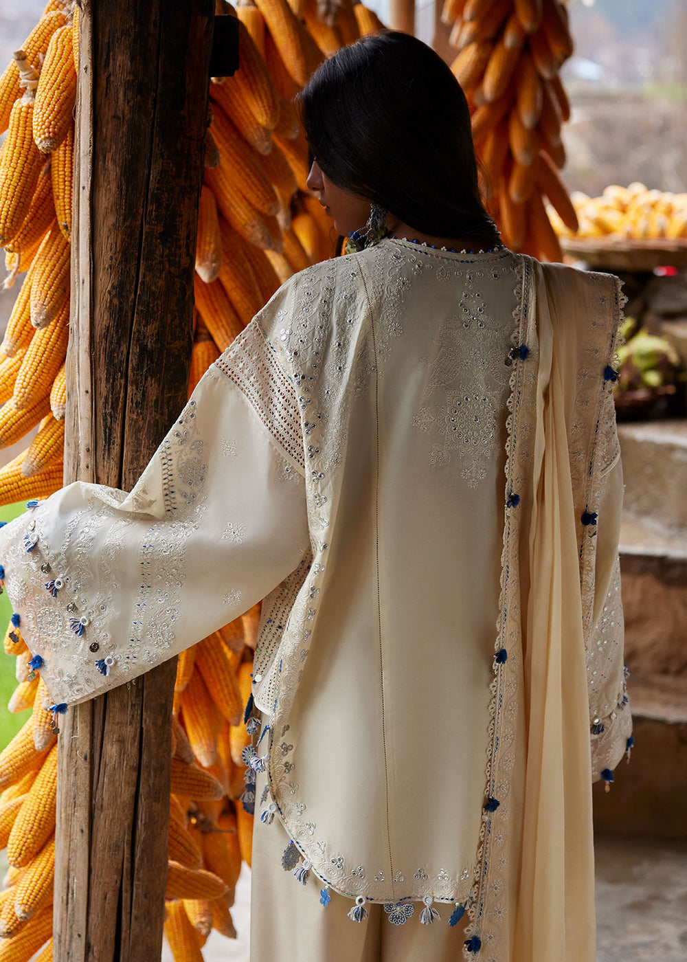 Buy Now Meiti Festive Lawn '26 by Zaha | RÙYÁ 乳雅 (ZL26-02 B) Online in US, UK, Canada, France, Greece, Germany, Ireland, Sweden, UAE & Worldwide at Empress.