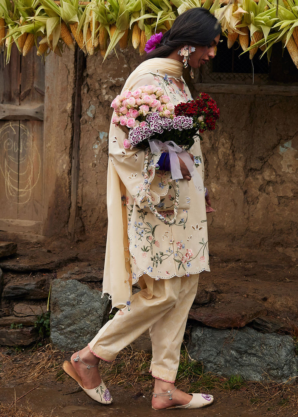 Buy Now Meiti Festive Lawn '26 by Zaha | JIĀYĪN 嘉音 (ZL26-04 B) Online in US, UK, Canada, France, Greece, Germany, Ireland, Sweden, UAE & Worldwide at Empress.