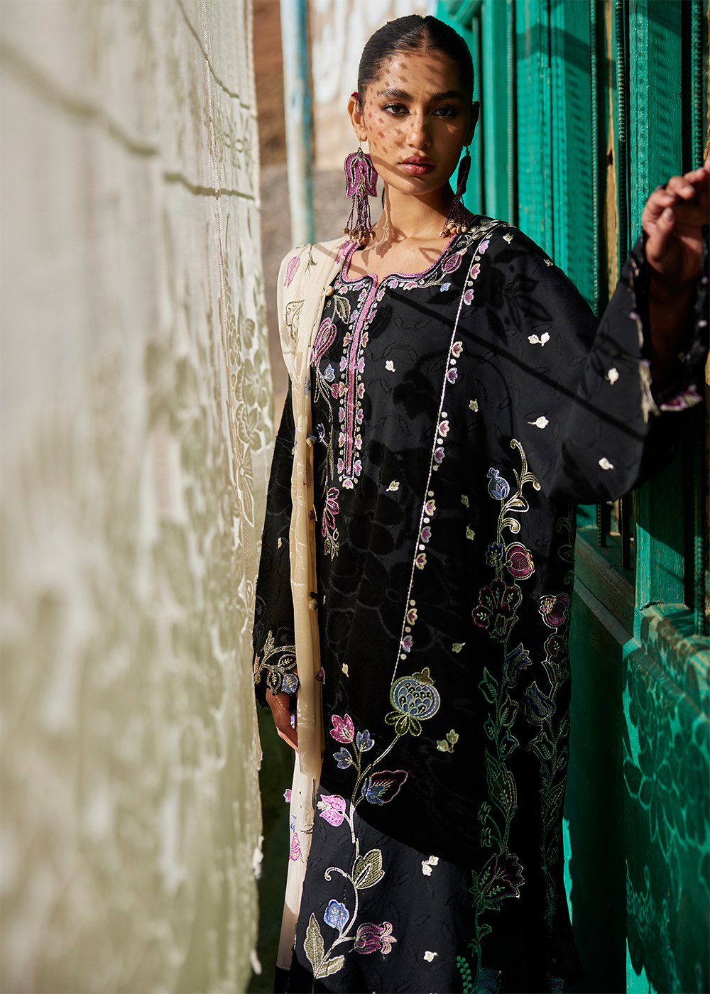 Buy Now Meiti Festive Lawn '26 by Zaha | MÍ SÈ 蜜色 (ZL26-07 B) Online in US, UK, Canada, France, Greece, Germany, Ireland, Sweden, UAE & Worldwide at Empress.