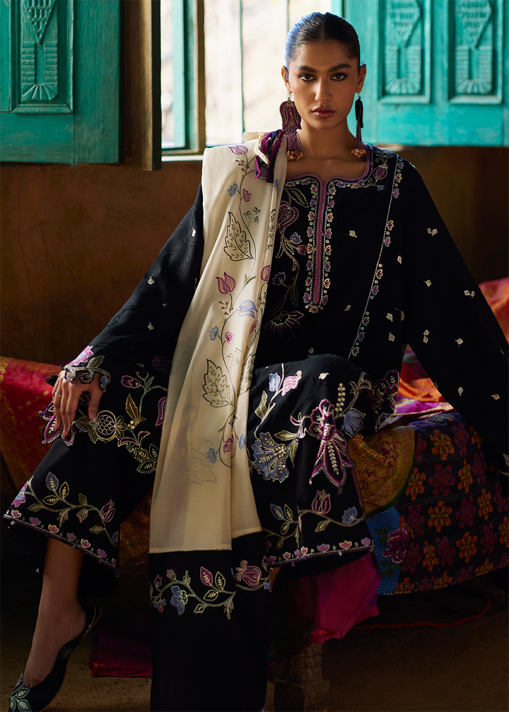 Buy Now Meiti Festive Lawn '26 by Zaha | MÍ SÈ 蜜色 (ZL26-07 B) Online in US, UK, Canada, France, Greece, Germany, Ireland, Sweden, UAE & Worldwide at Empress.