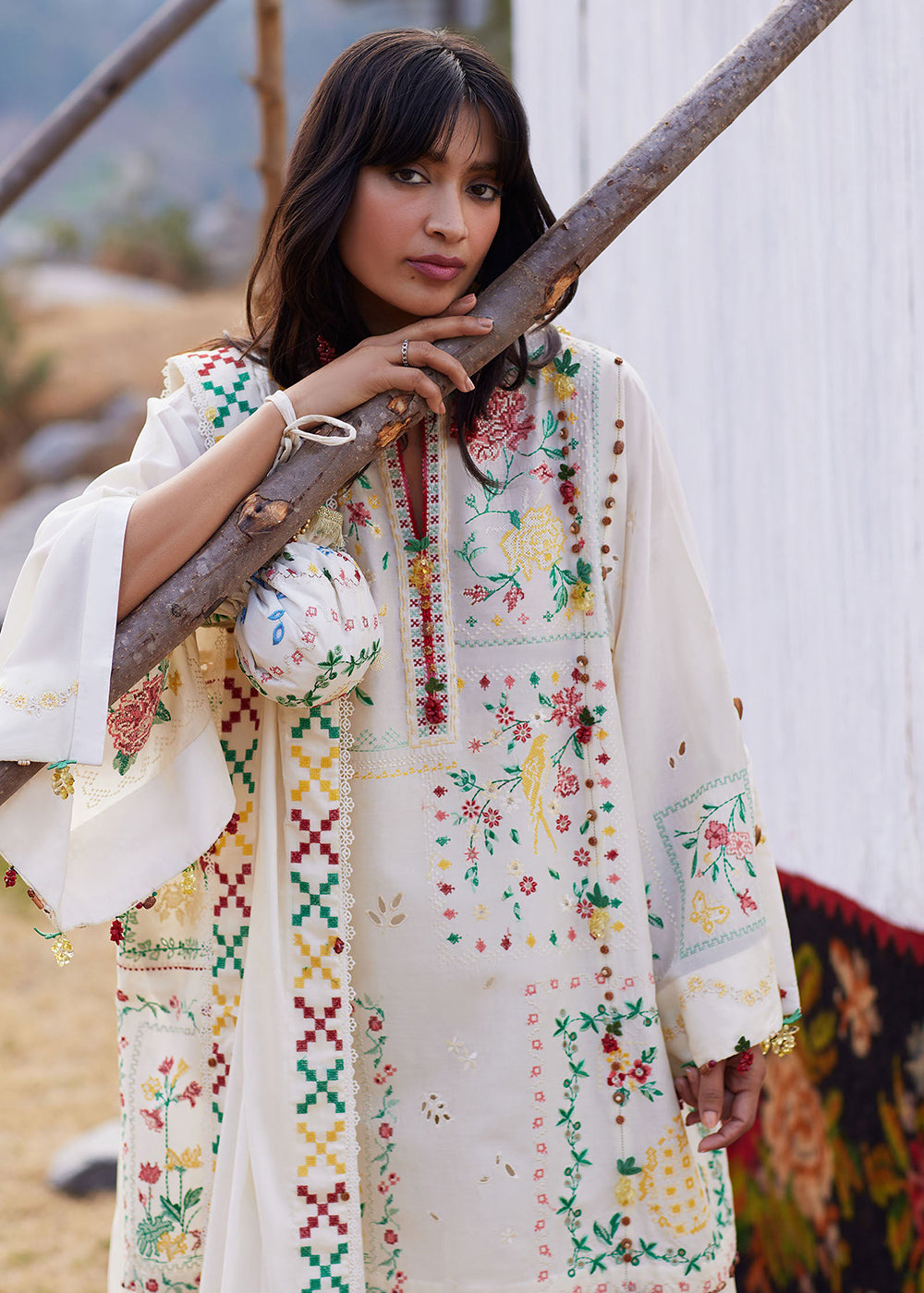 Buy Now Meiti Festive Lawn '26 by Zaha | CǍI FĒNG 彩风 (ZL26-08 B) Online in US, UK, Canada, France, Greece, Germany, Ireland, Sweden, UAE & Worldwide at Empress.