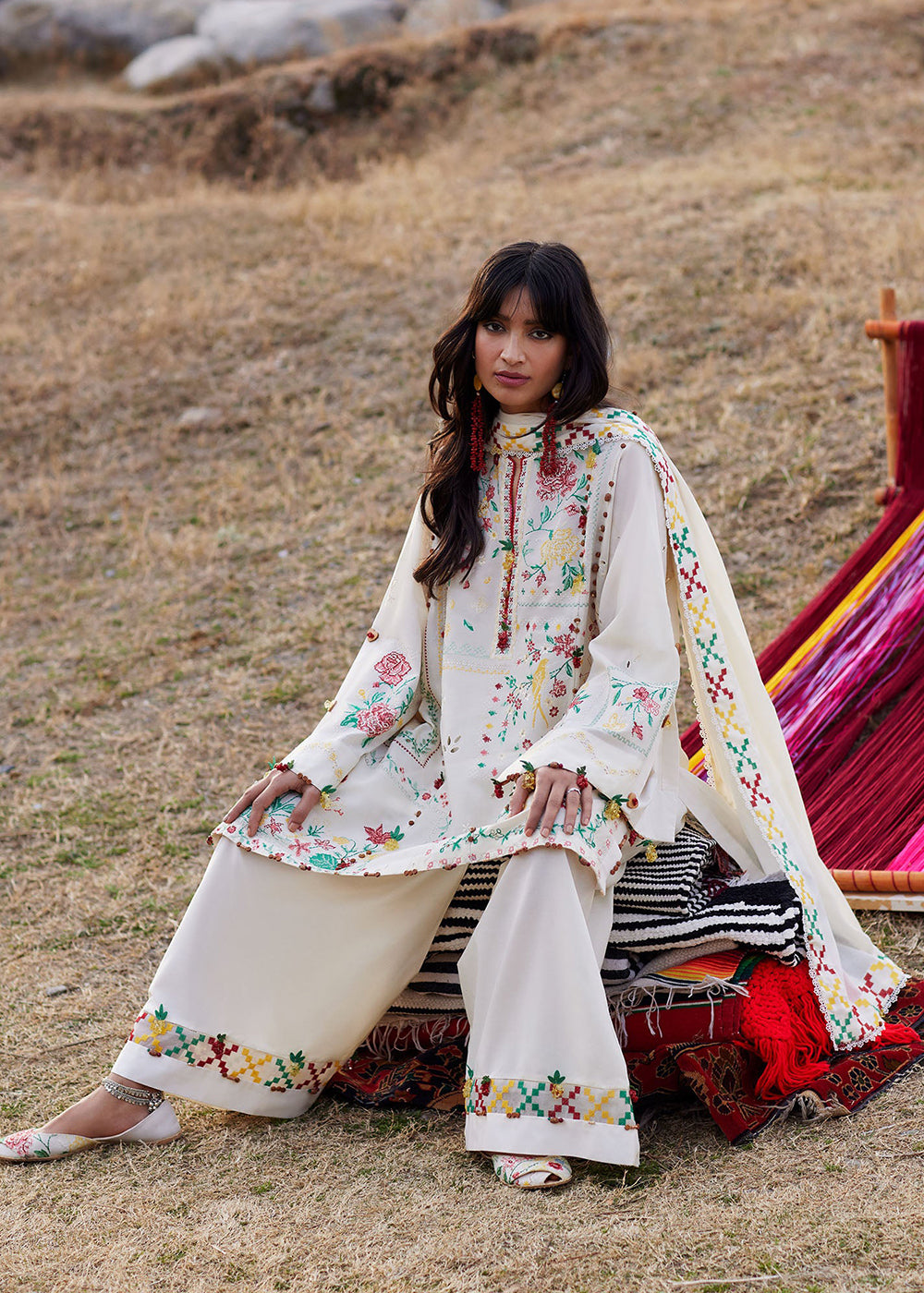 Buy Now Meiti Festive Lawn '26 by Zaha | CǍI FĒNG 彩风 (ZL26-08 B) Online in US, UK, Canada, France, Greece, Germany, Ireland, Sweden, UAE & Worldwide at Empress.