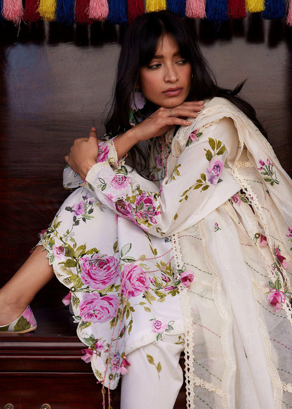 Buy Now Meiti Festive Lawn '26 by Zaha | FĚN YÌ 粉意 (ZL26-11 B) Online in USA, UK, Canada, France, Greece, Germany, Ireland, Sweden, UAE & Worldwide at Empress.