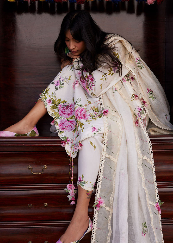 Buy Now Meiti Festive Lawn '26 by Zaha | FĚN YÌ 粉意 (ZL26-11 B) Online in USA, UK, Canada, France, Greece, Germany, Ireland, Sweden, UAE & Worldwide at Empress.