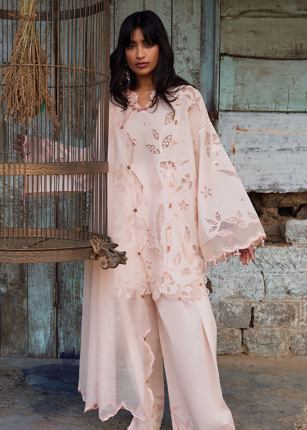 Buy Now Meiti Festive Lawn '26 by Zaha | TÁO RÓU 桃柔 (ZL26-14 A) Online in USA, UK, Canada, France, Greece, Germany, Ireland, UAE & Worldwide at Empress.