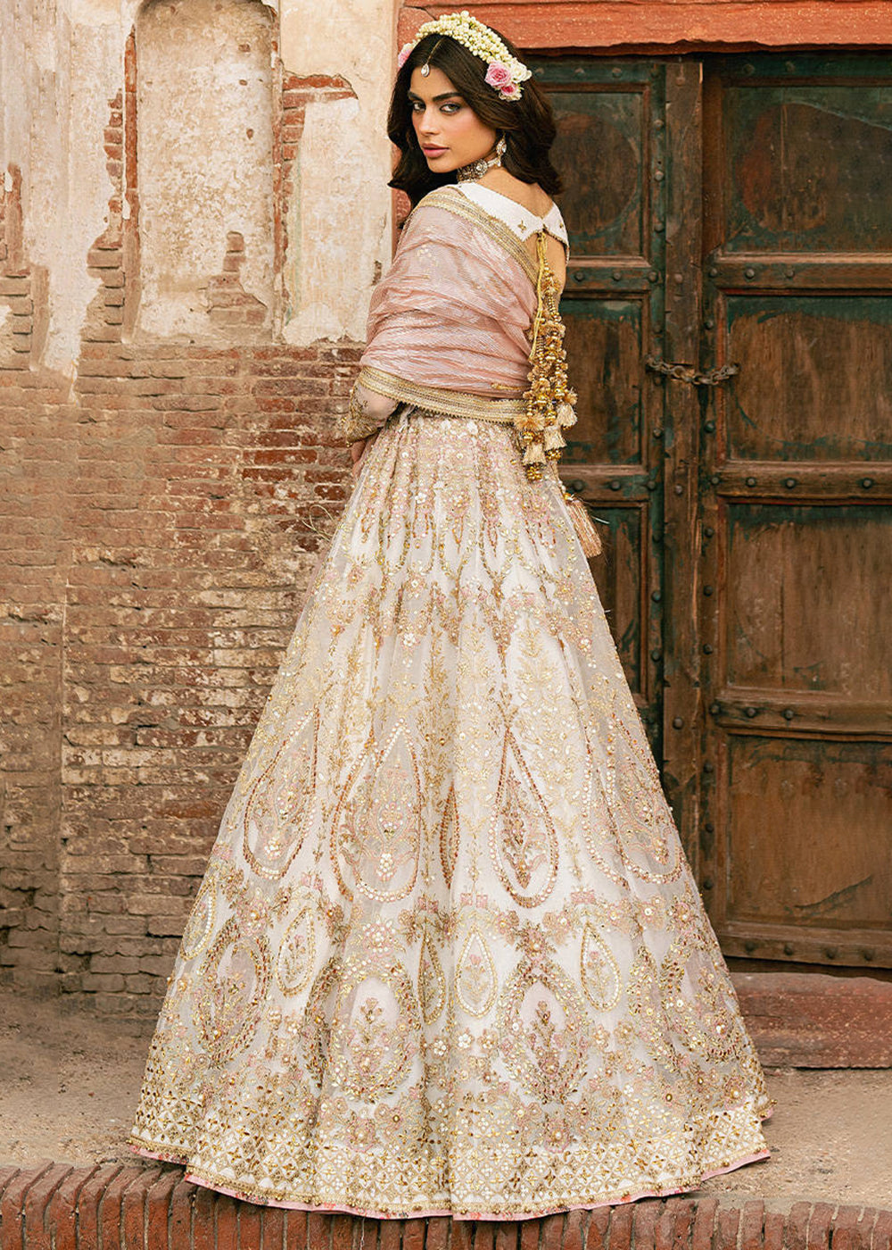 Buy Now Zarlish Wedding Formals '25 by MNR | KOHINOOR Online in US, UK, Canada, France, Italy, Germany, Sweden, Greece, UAE, Netherlands & Worldwide at Empress.