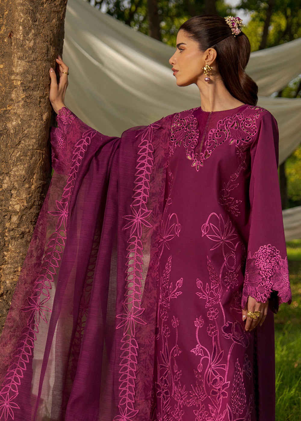 Buy Now Luxury Eid Collection '26 by Rang Rasiya | Zaha Online in US, UK, Canada, France, Greece, Germany, Ireland, Sweden, Denmark, UAE & Worldwide at Empress.