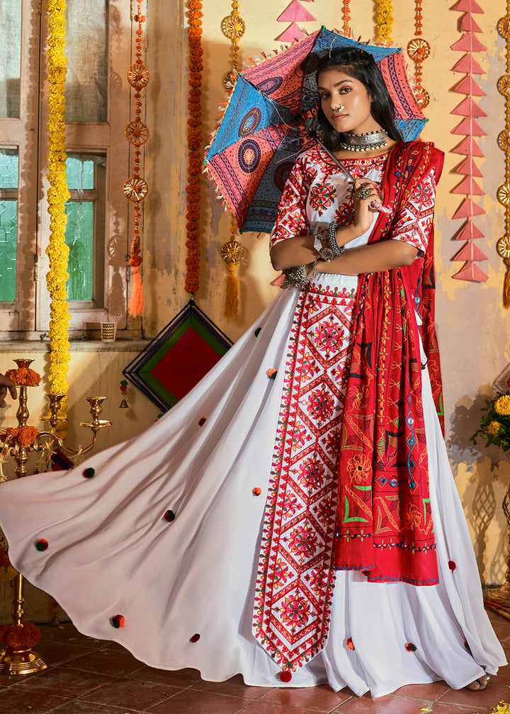 Buy Now Glamorous White Maslin Cotton Navratri Chaniya Choli Online in USA, UK, Canada & Worldwide at Empress Clothing.