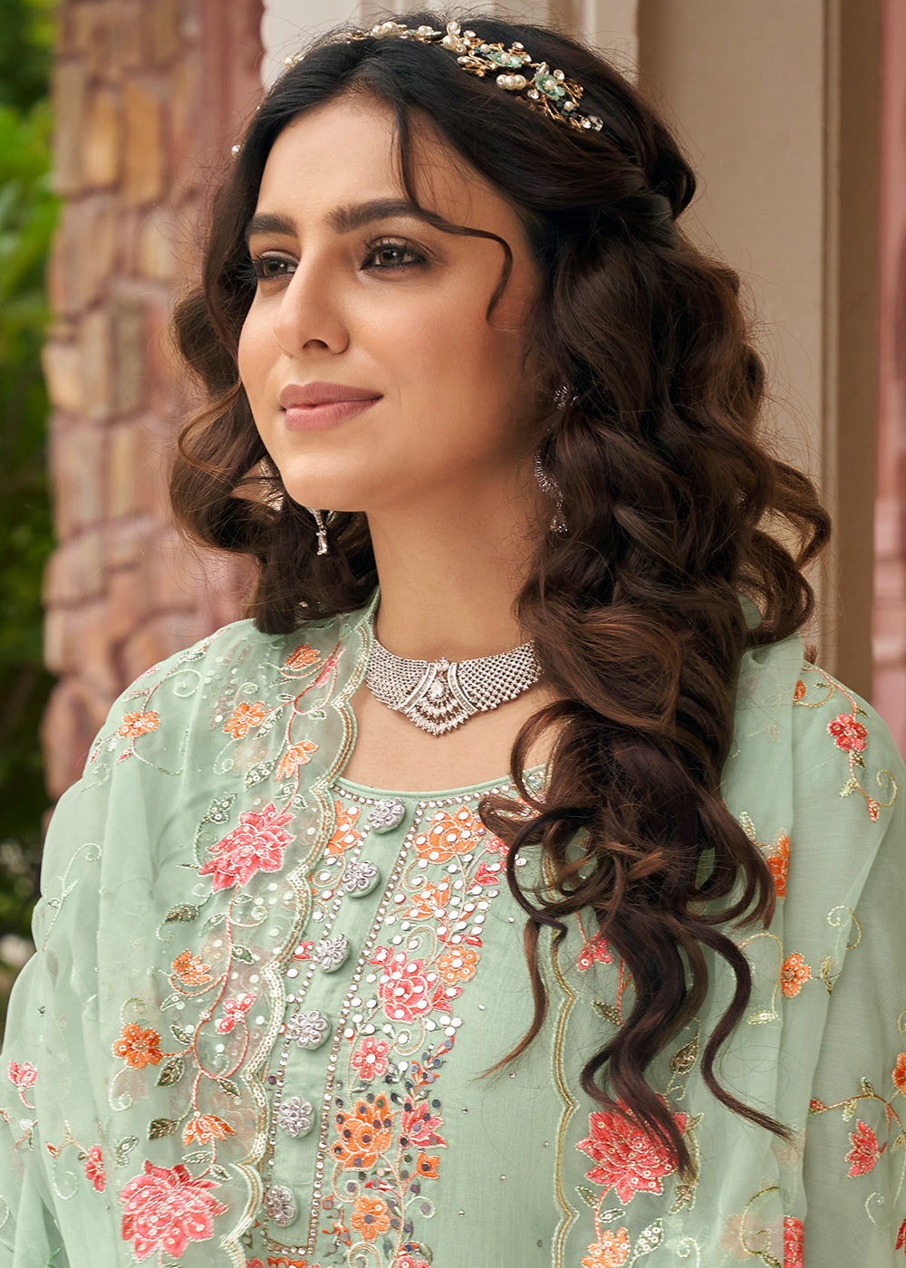 Bollywood beauties glamourise the 'salwaar-kameez' | nowrunning