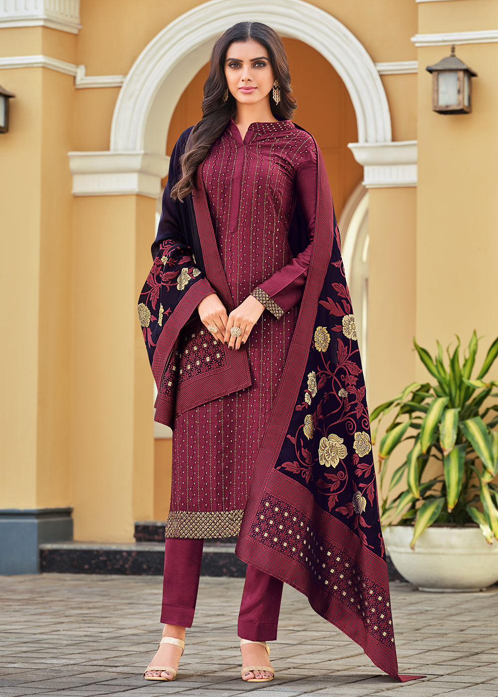 8 Trendy Karwa Chauth Outfit Ideas [2019] | Red dress, Red dress online,  Stylish dresses for girls
